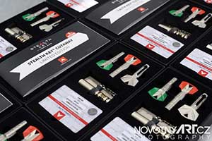 >krabičky s produkty klíčů a vložky - produktová a reklamní foto pro e-shop a katalog a tiskoviny