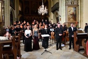 Kostel Svatá Trojice koncert rychnovského chrámového sboru